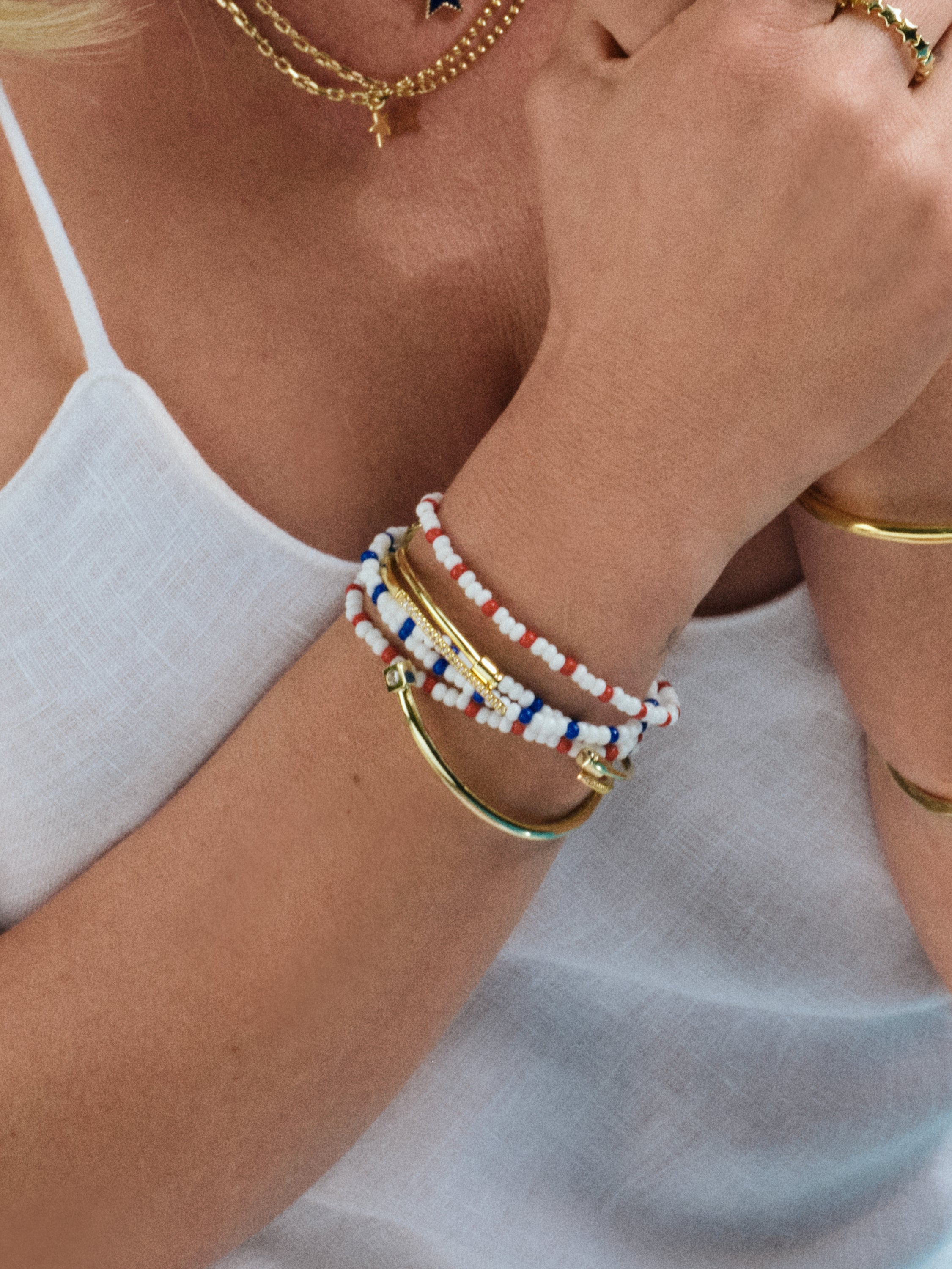 Independent Beaded Bracelet (Set of 4)